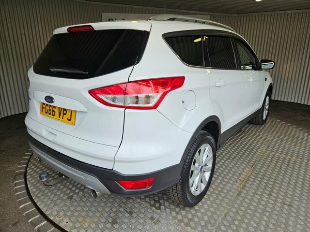 Ford Kuga 2.0 Tdci Titanium Suv Awd Euro 6 FG66VPJ White #3