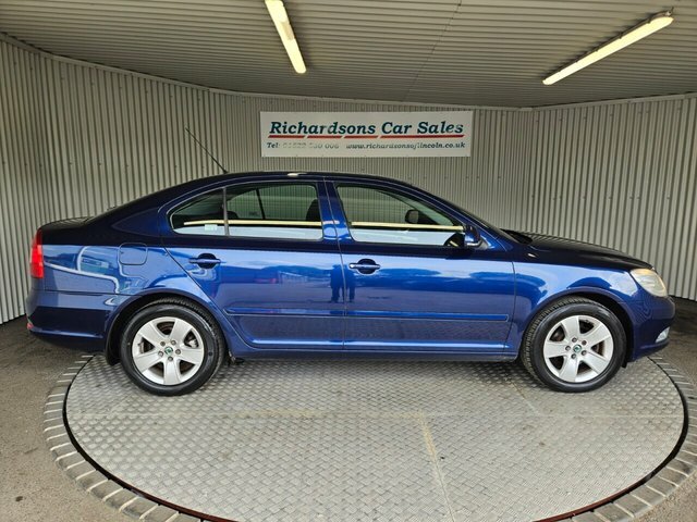 Skoda Octavia Hatchback Grey #2
