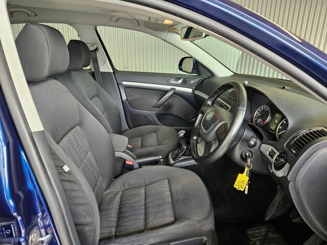 Skoda Octavia Hatchback Grey #13