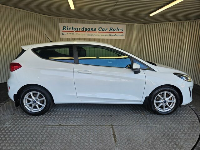 Ford Fiesta 1.1 Ti-vct Zetec Hatchback Euro MT67XHL White #2