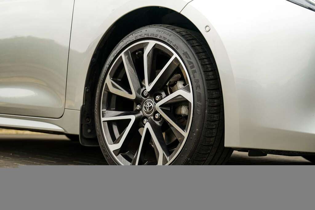 Toyota Corolla Toyota Corolla 2.0 Vvt-h Excel Hatchback Petro RJ19PYX Silver #2