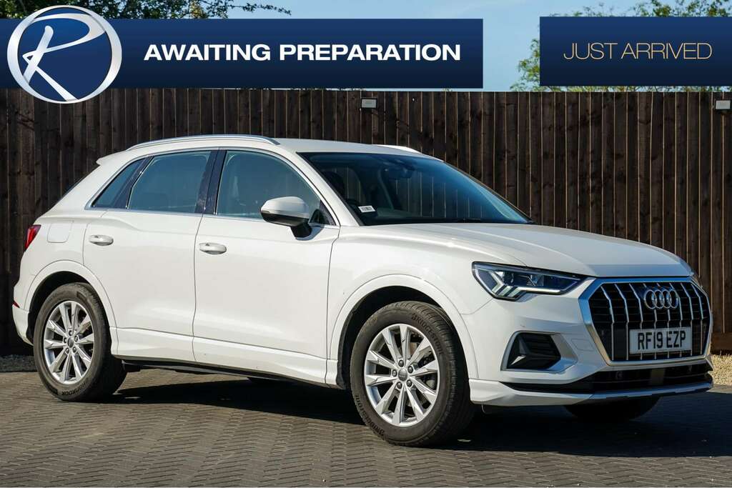 Audi Q3 Audi Q3 1.5 Tfsi Cod 35 Sport Suv Manua White