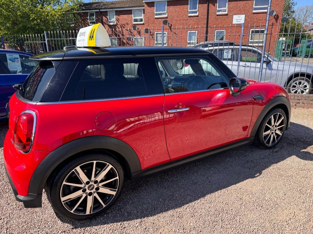 Mini Hatch 1.5L Cooper Classic LD22VYU Red #2