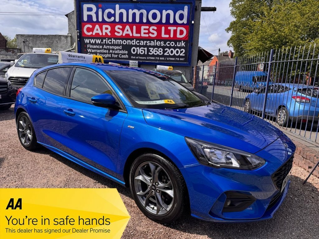 Ford Focus 1L St-line Blue