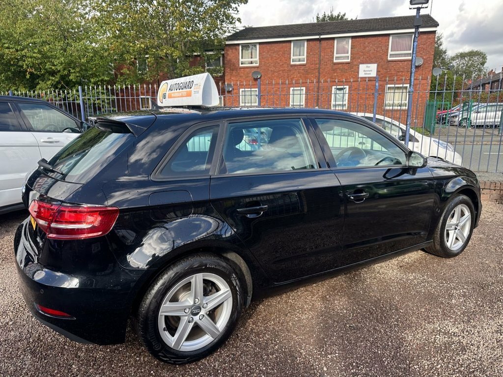 Audi A3 2L Sportback Tdi Se Technik WM19PVW Black #2
