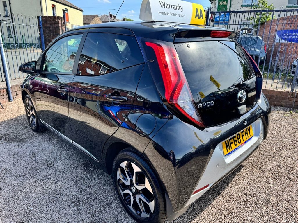 Toyota Aygo 1L X-plore MF68FHY Black #3