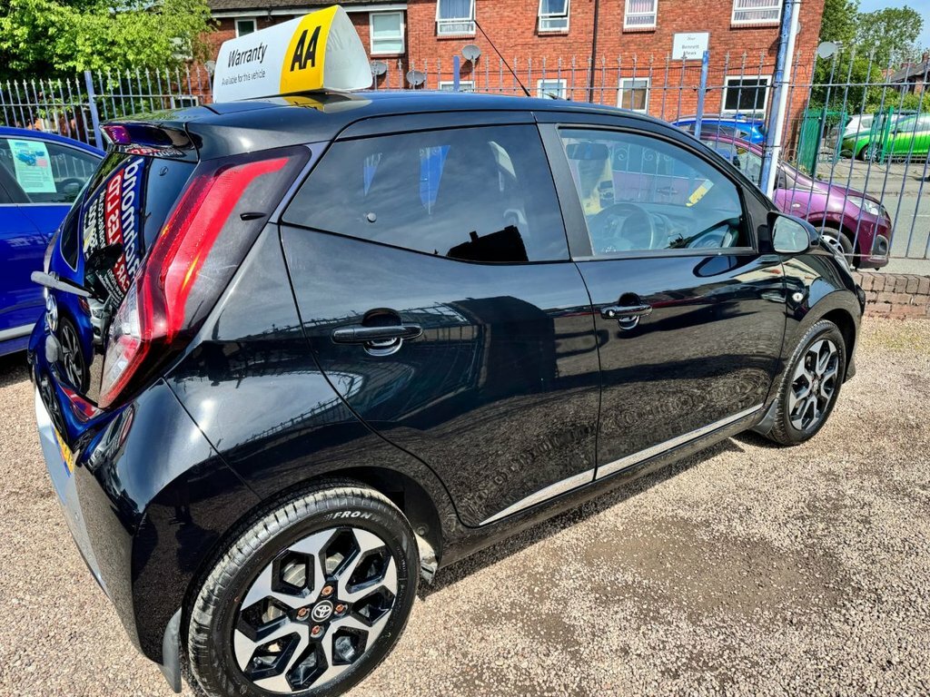 Toyota Aygo 1L X-plore MF68FHY Black #2