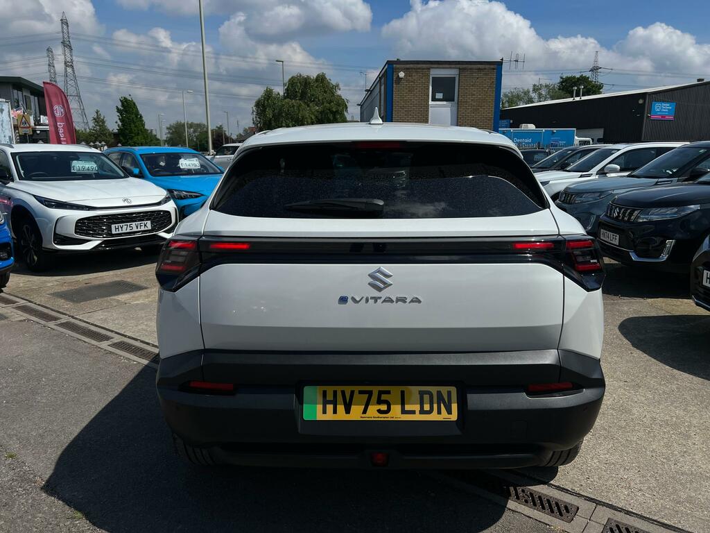 Suzuki Vitara 61Kwh Motion Suv 174 Ps HV75LDN White #6