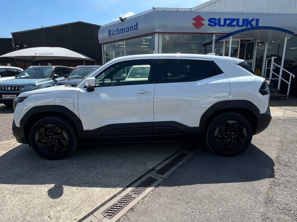 Suzuki Vitara 61Kwh Motion Suv 174 Ps HV75LDN White #4
