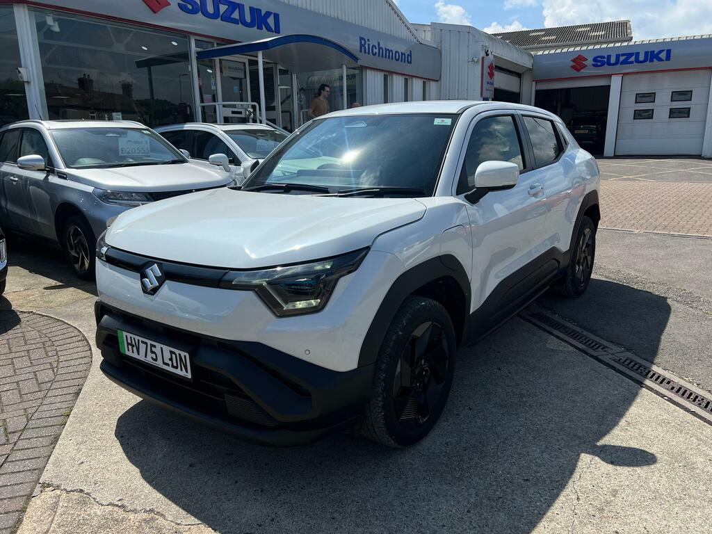 Suzuki Vitara 61Kwh Motion Suv 174 Ps HV75LDN White #3
