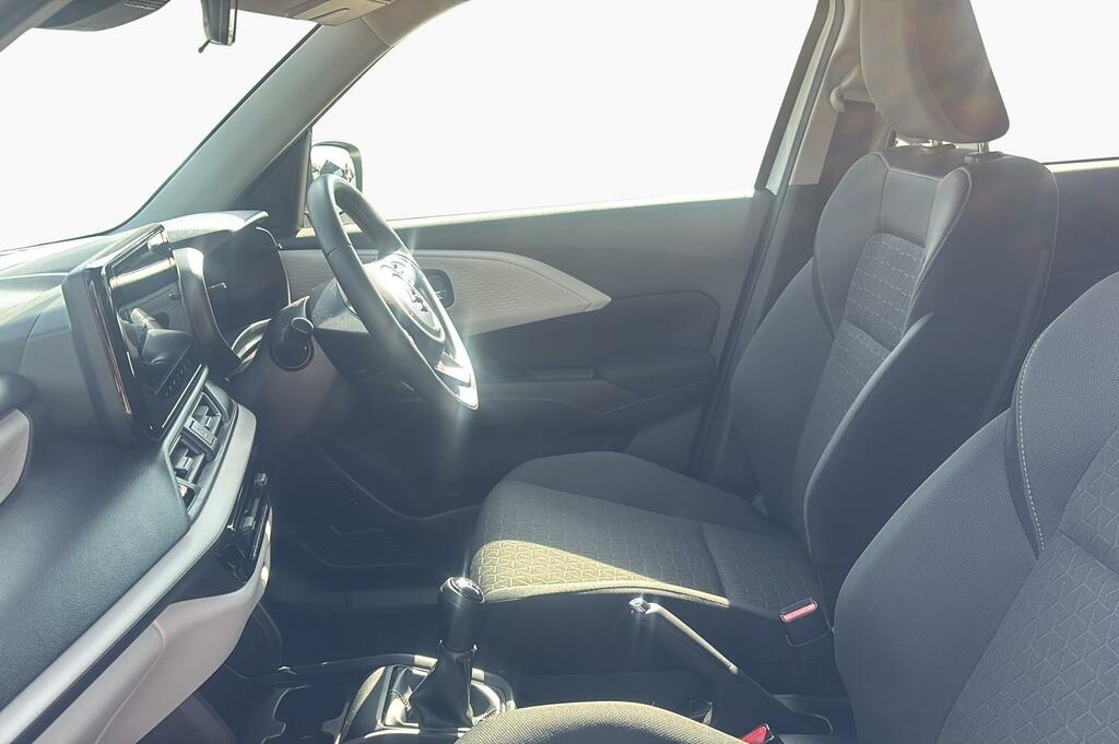 Suzuki Swift 1.2 Mhev Motion Hatchback Hybrid HT25TKK White #2