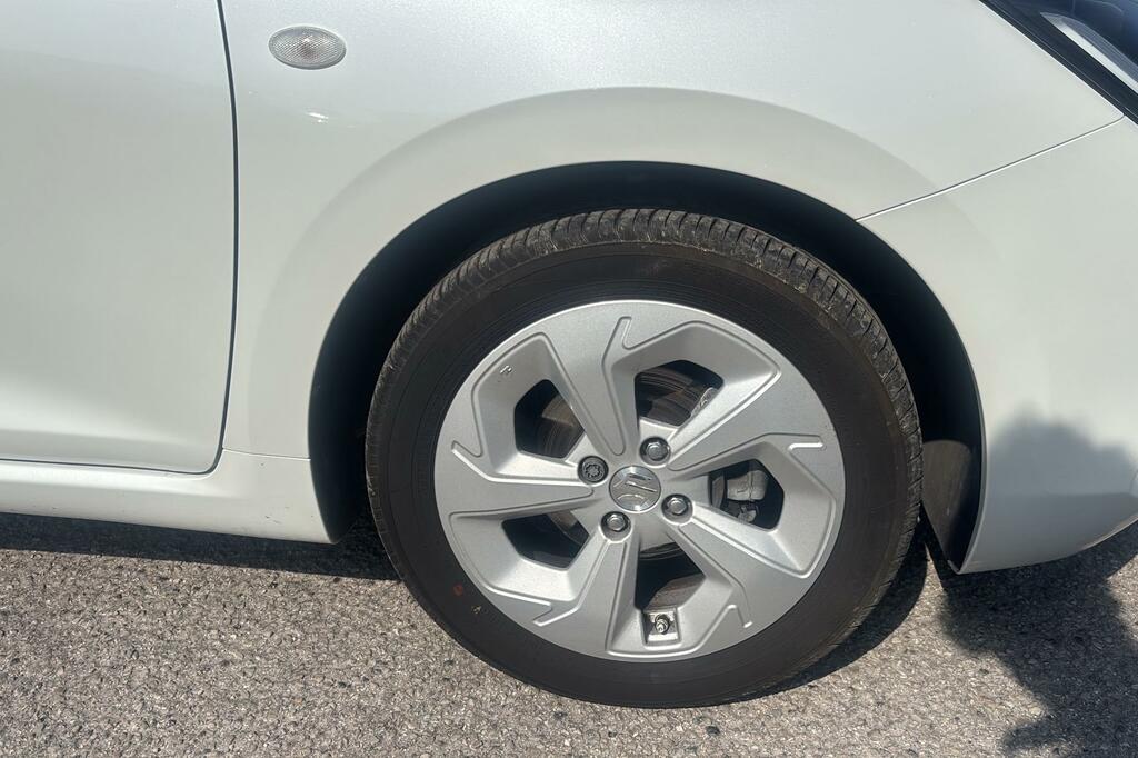 Suzuki Swift 1.2 Mhev Motion Hatchback Hybrid HT25TKK White #5