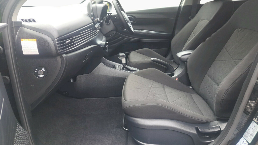 Hyundai Bayon 1.0 T-gdi Mhev Premium Suv Hybrid Dct E EN72XFF Black #2