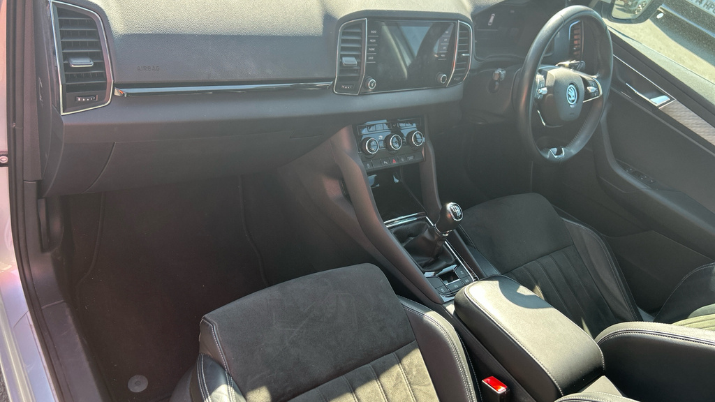 Skoda Karoq 1.5 Tsi Act Se L Suv Euro 6 Ss LV23UPB Silver #2