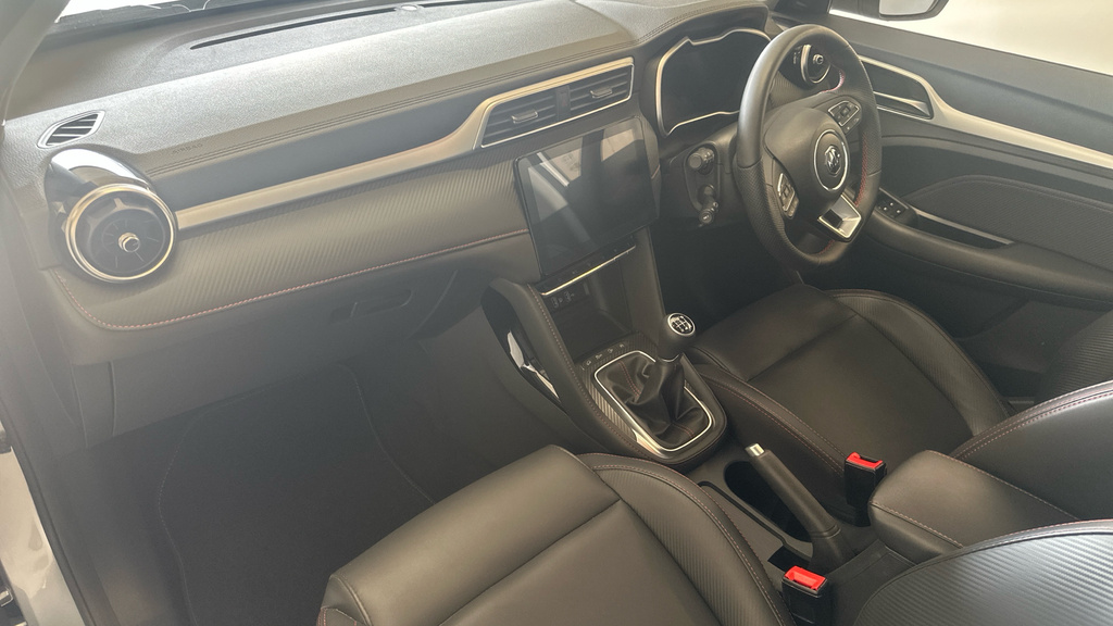 MG ZS Exclusive 1.5 SM17HCP Silver #2