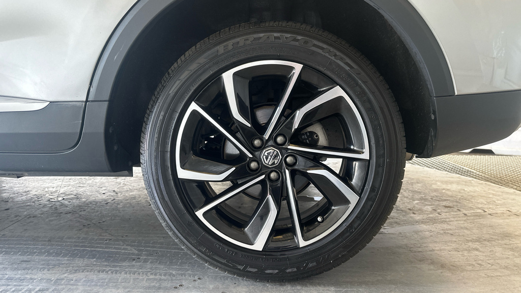 MG ZS Exclusive 1.5 SM17HCP Silver #5