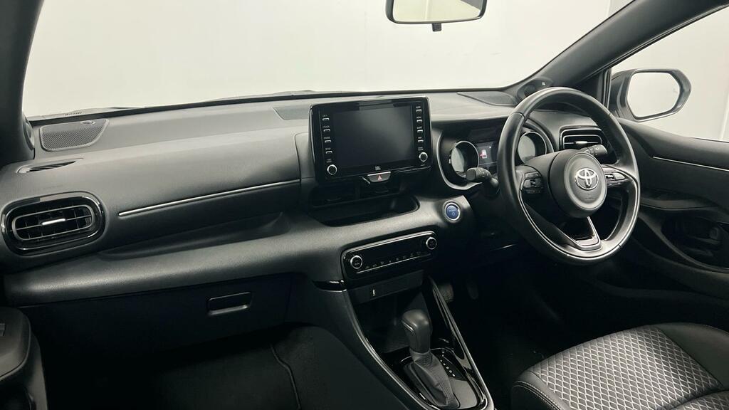 Toyota Yaris 1.5 Vvt-h Dynamic Hatchback Hybrid E-cv HN70LVB White #2