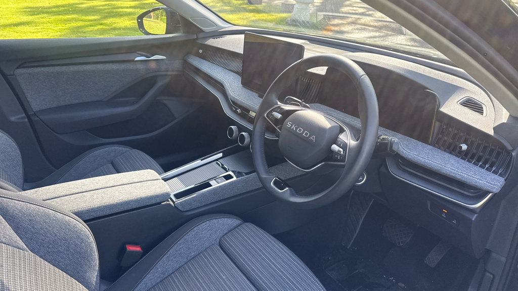 Skoda Superb 1.5 Tsi E-tec Mhev Se Technology Estate GJ75FCC Black #6