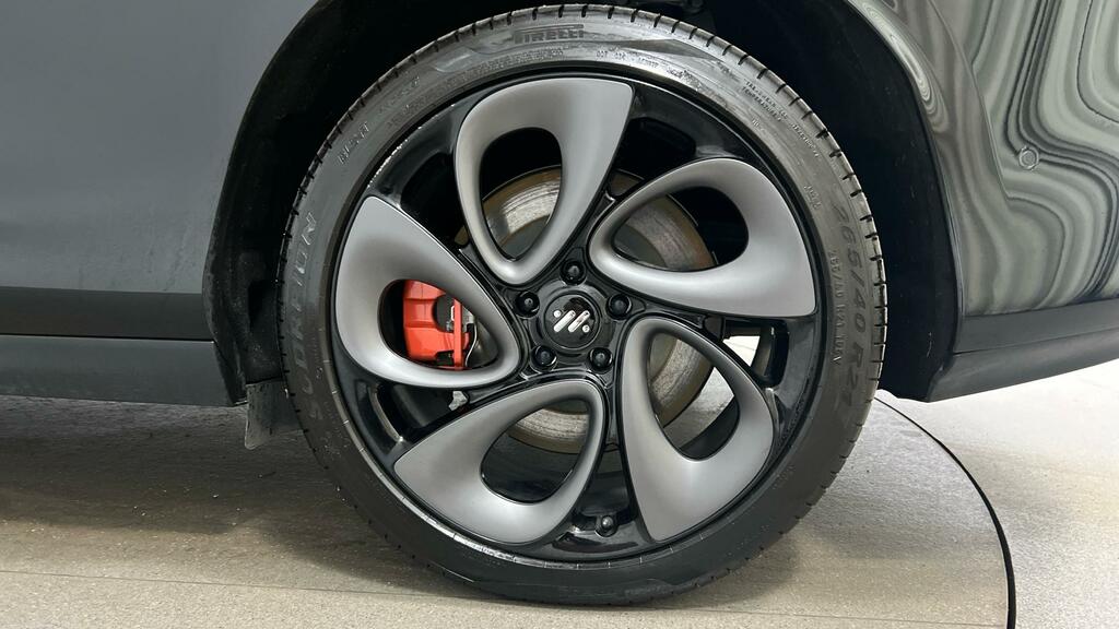 MG IM6 100Kwh Awd Performance Black #5