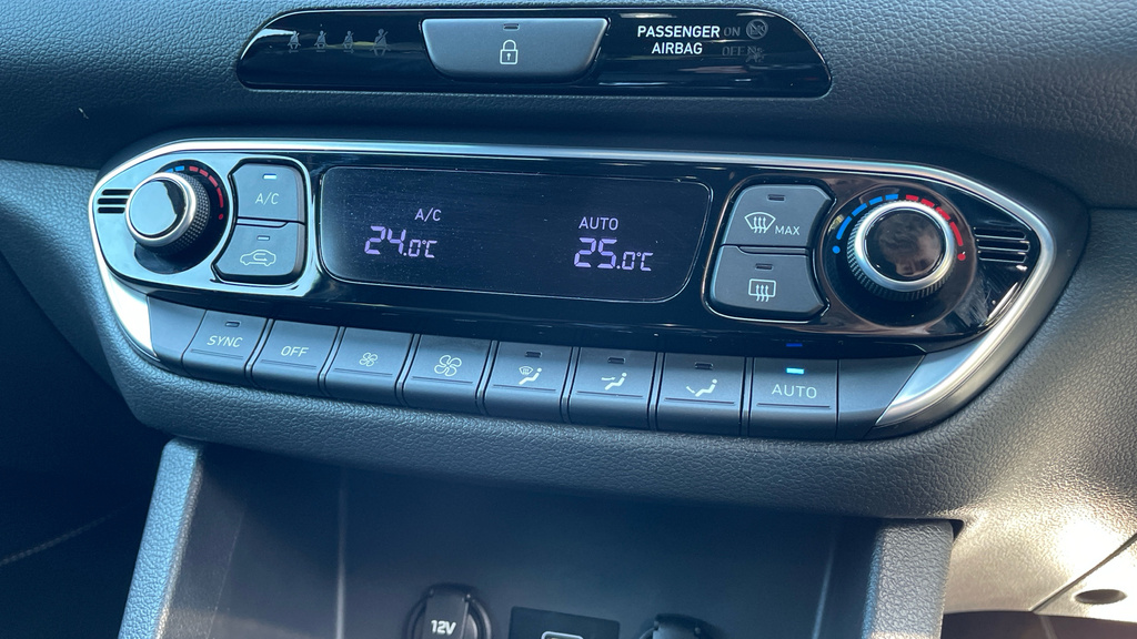 Hyundai I30 1.0T Gdi Se Connect Black #33