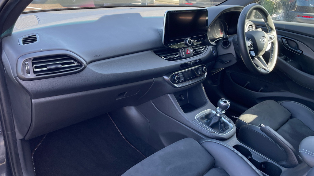 Hyundai I30 1.0T Gdi Se Connect Black #2