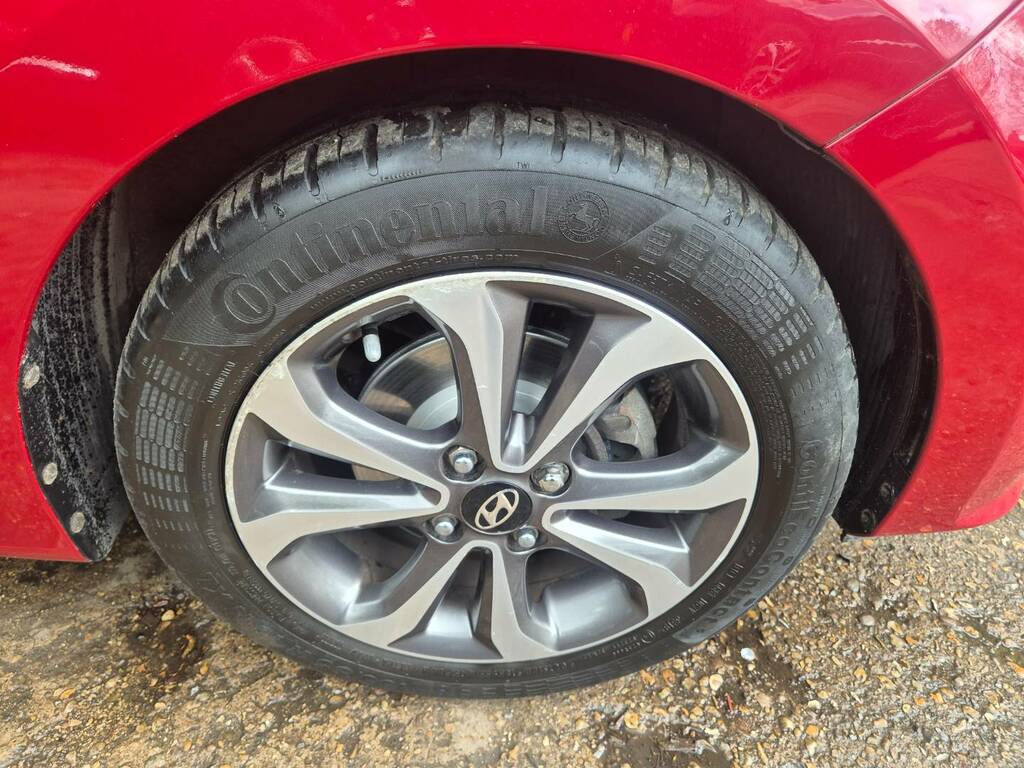 Hyundai I10 1.2 Premium Se WU67YWG Red #4