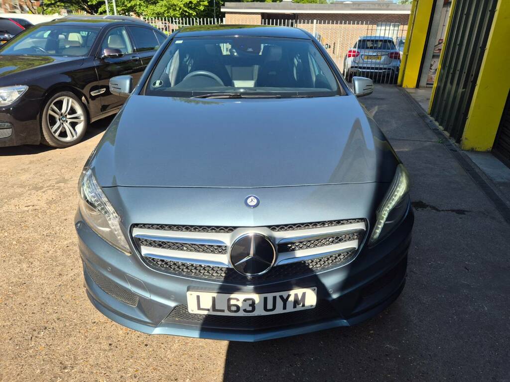 Mercedes-Benz A Class A200 Blueefficiency Amg Sport LL63UYM Blue #2