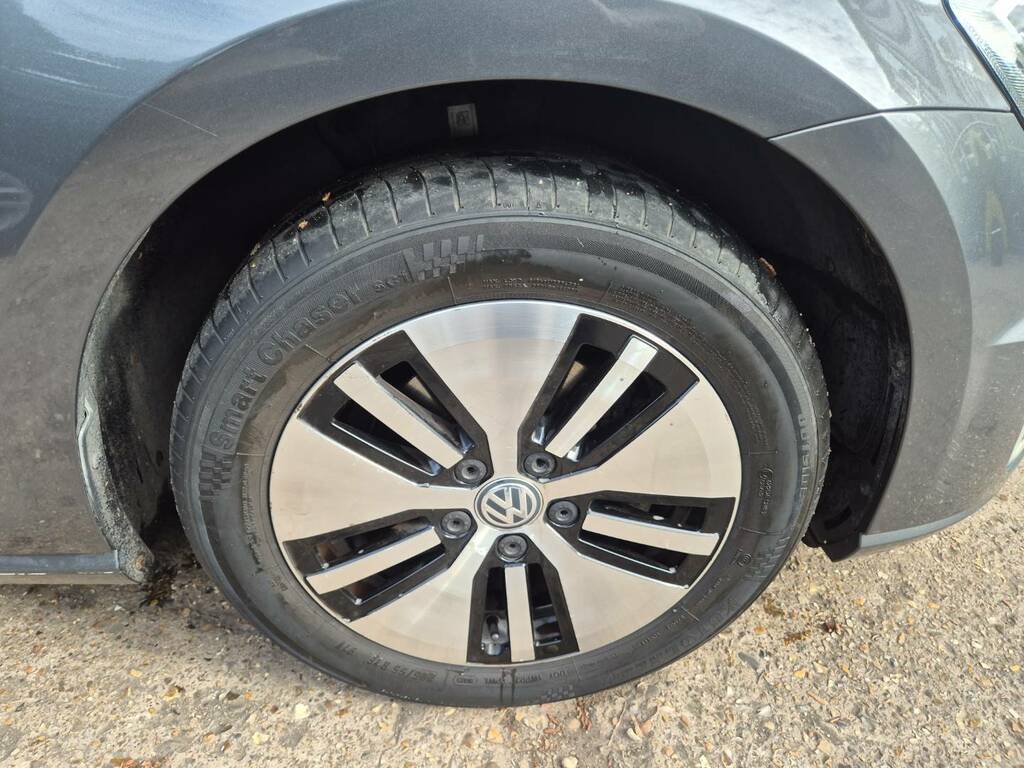 Volkswagen e-Golf 99Kw E-golf 35Kwh SV20TZZ Grey #4