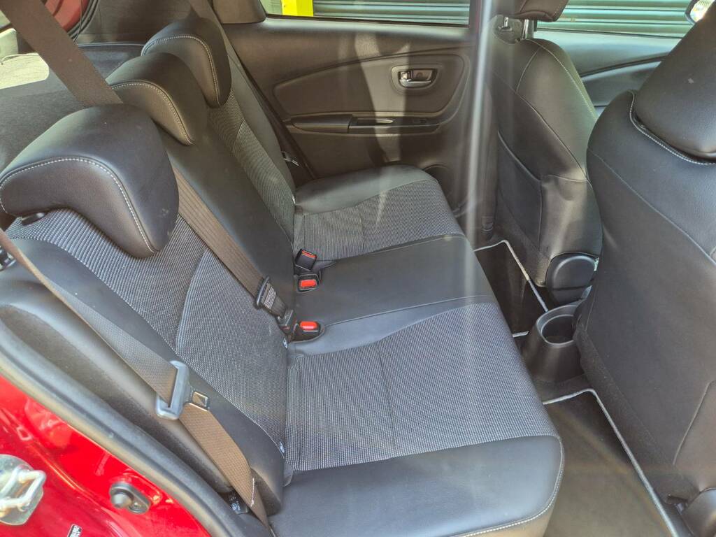 Toyota Yaris 1.5 Hybrid Excel Cvt DP02MJP Red #6