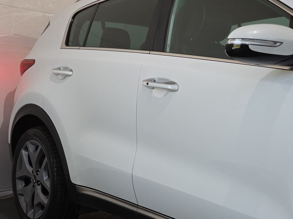 Kia Sportage Crdi Gt-line MD66ZDN White #6