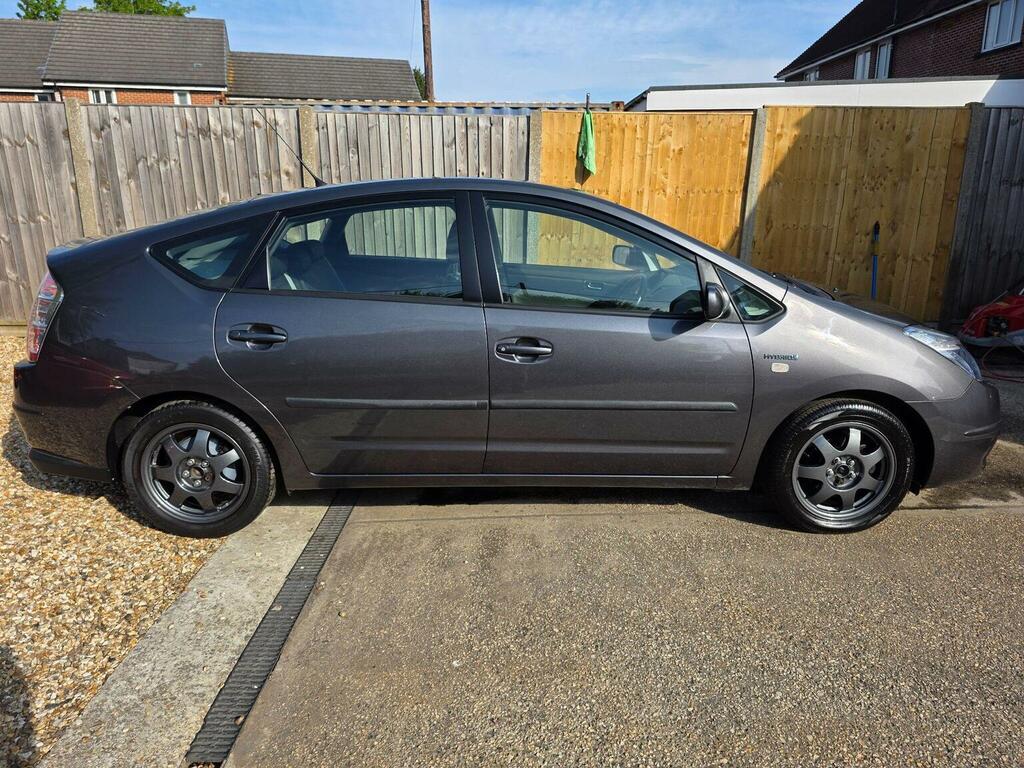 Toyota Prius Hatchback 1.5 T Spirit Cvt 200707 Grey #2