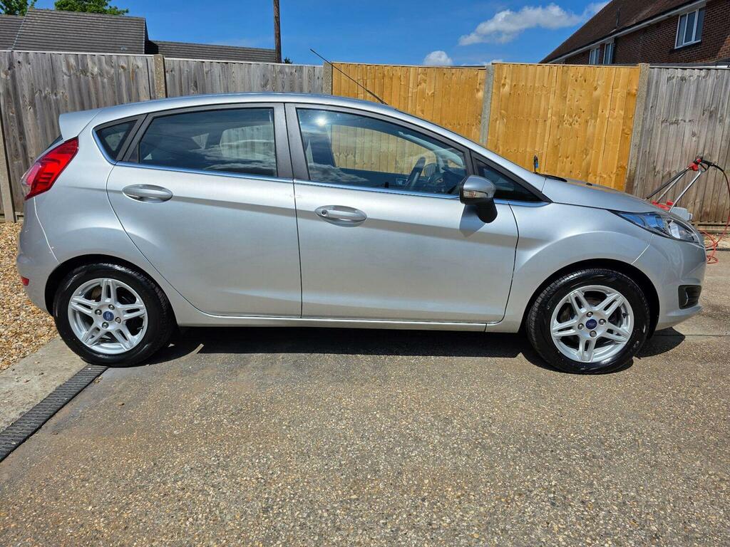 Ford Fiesta Hatchback 1.25 Zetec Euro 5 201414 VK14ZTB Silver #2