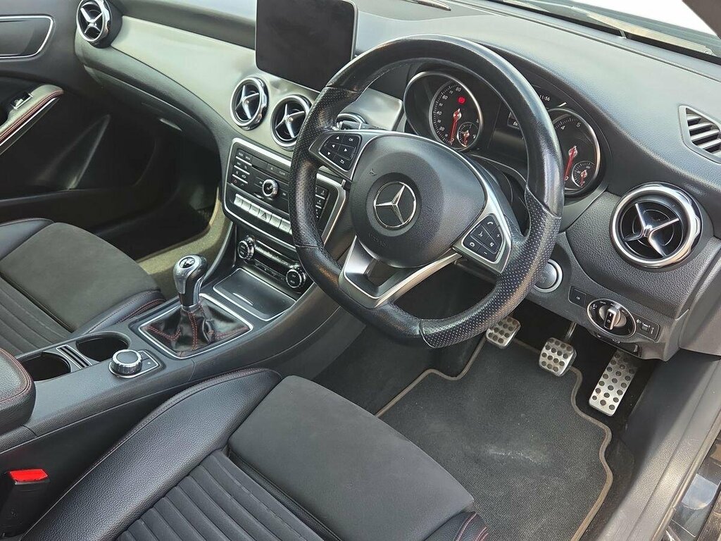 Mercedes-Benz GLA Class 1.6 Gla200 Amg Line Executive - 2018 68 SP68OMC Black #6