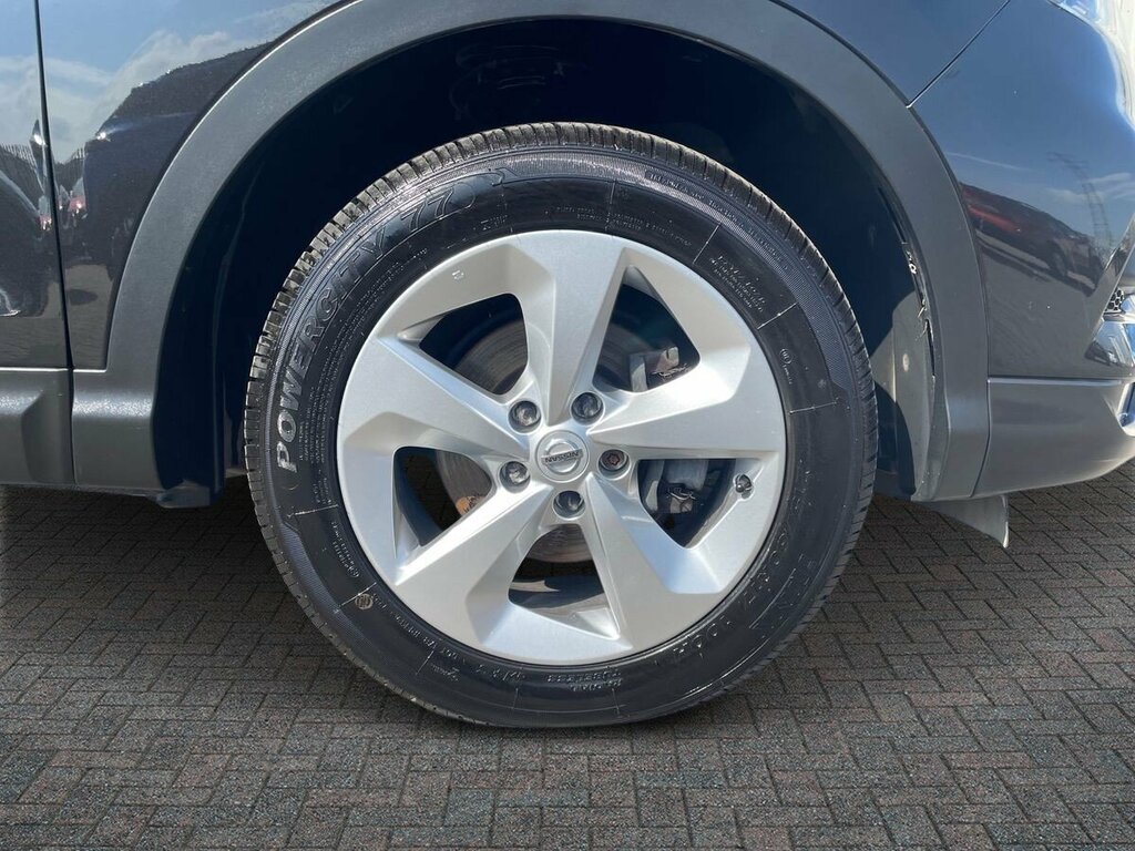 Nissan Qashqai 1.3 Dig-t Acenta Premium - 2019 69 PK69BZN Black #5