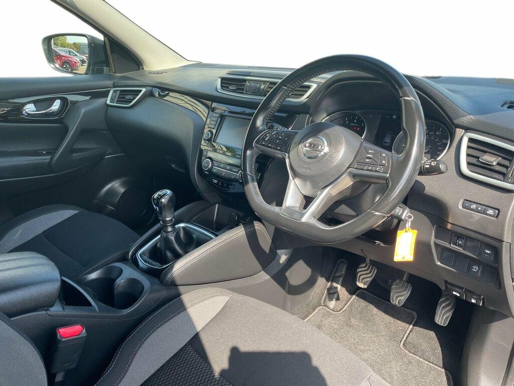 Nissan Qashqai 1.3 Dig-t Acenta Premium - 2019 69 PK69BZN Black #6