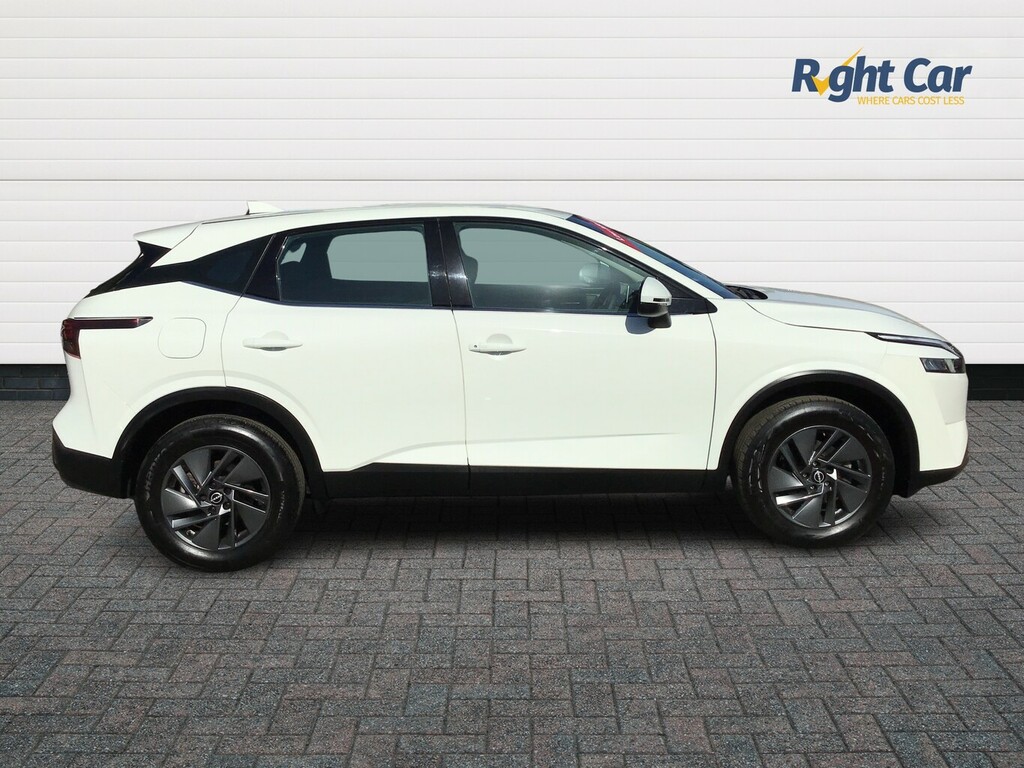 Nissan Qashqai 1.3 Dig-t Mhev Acenta Premium - 2023 23 DY23EFG White #4