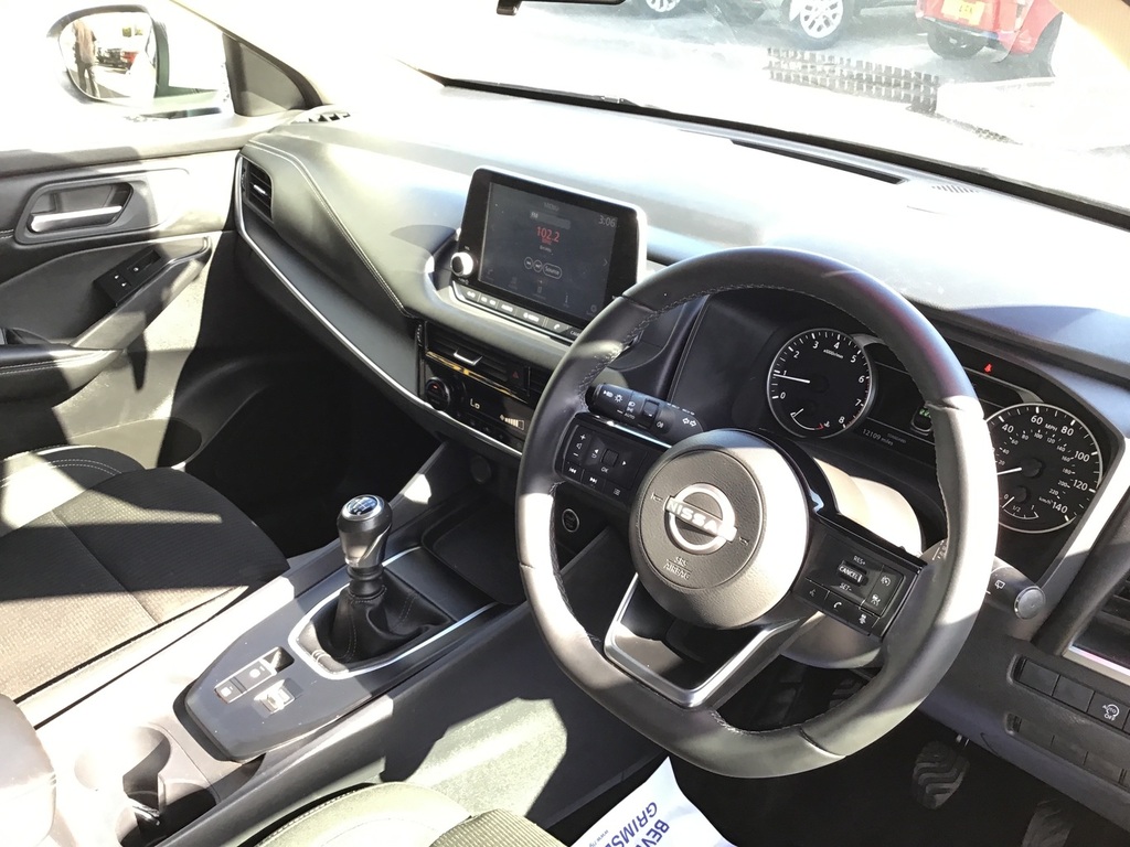 Nissan Qashqai 1.3 Dig-t Mhev Acenta Premium - 2023 23 DY23EFG White #6