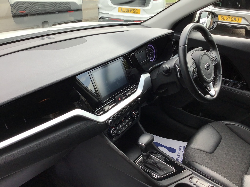 Kia Niro 1.6 Gdi 2 Dct - 2020 70 DE70USC White #2
