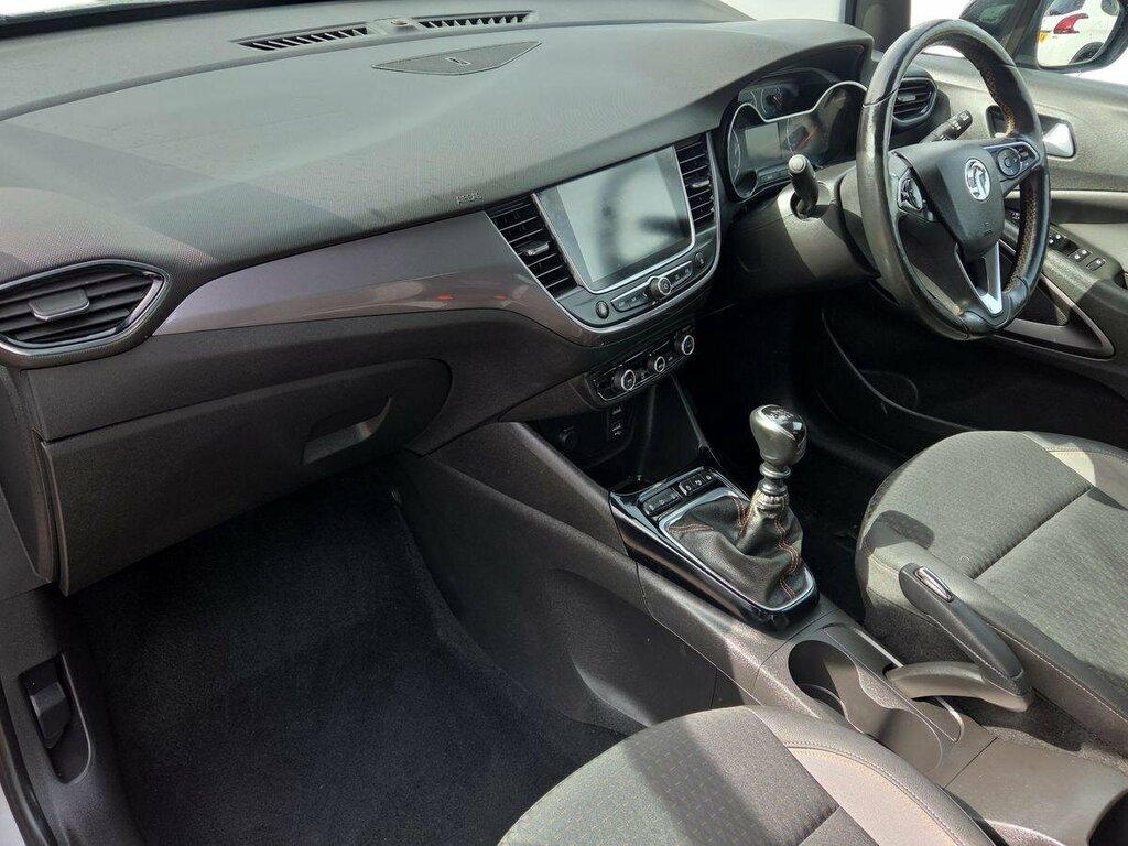Vauxhall Crossland X 1.6 Turbo D Elite Nav - 2018 18 BV18CHY Silver #2