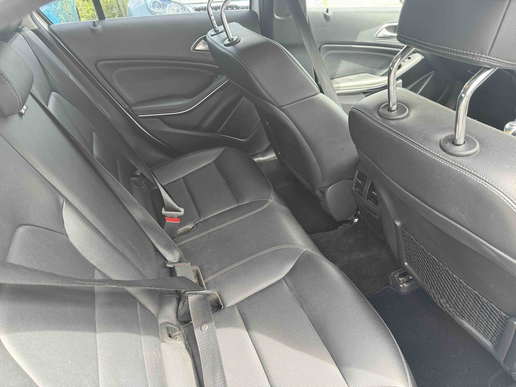 Mercedes-Benz A Class A180d Sport YP66CKN White #5