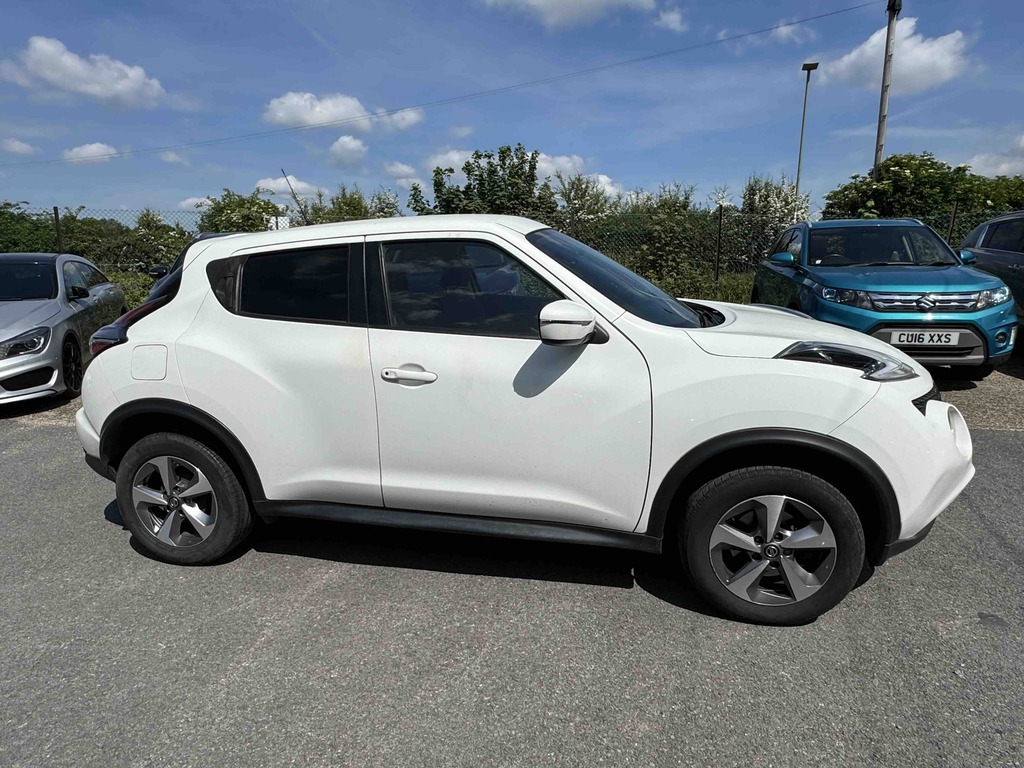 Nissan Juke 1.6 112 Acenta EY69KYV White #3