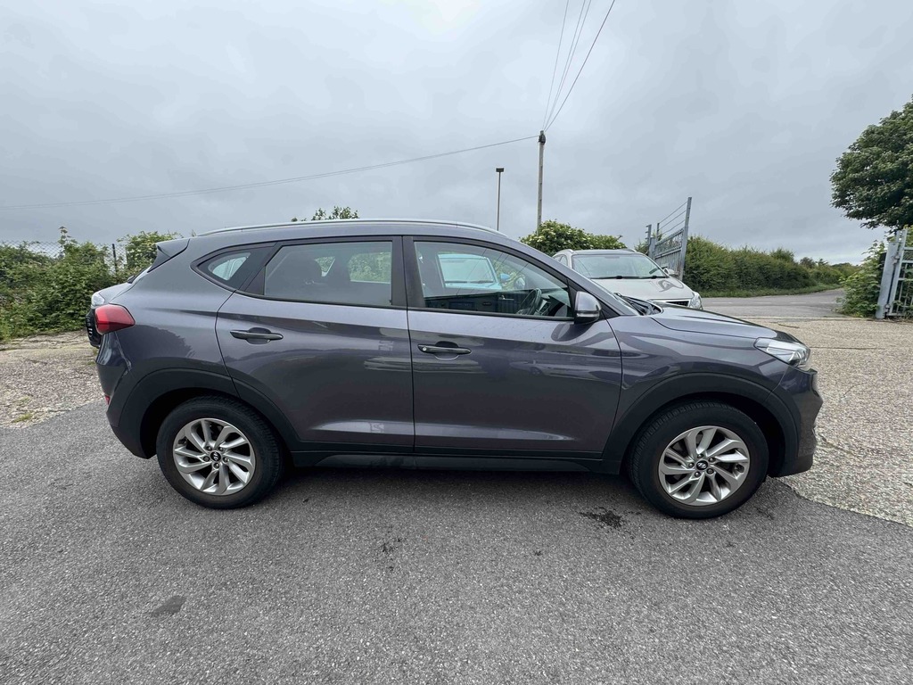 Hyundai Tucson 1.7 Crdi Blue Drive Se Nav BT65YHO Grey #3