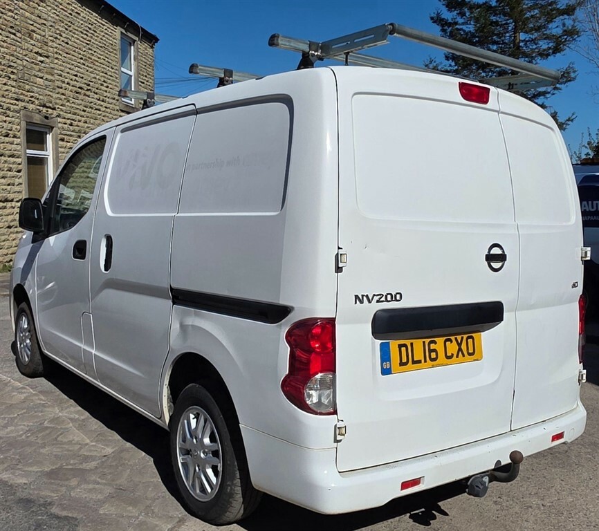 Nissan NV200 1.5 Dci Tekna Swb Euro 5 6Dr White #2