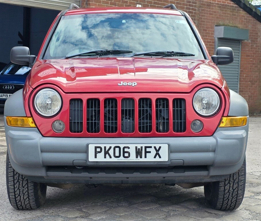 Jeep Cherokee 2.8 Td Sport 4X4 Red #2
