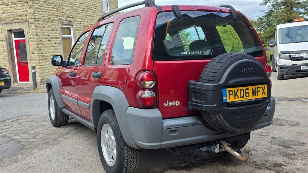 Jeep Cherokee 2.8 Td Sport 4X4 Red #4