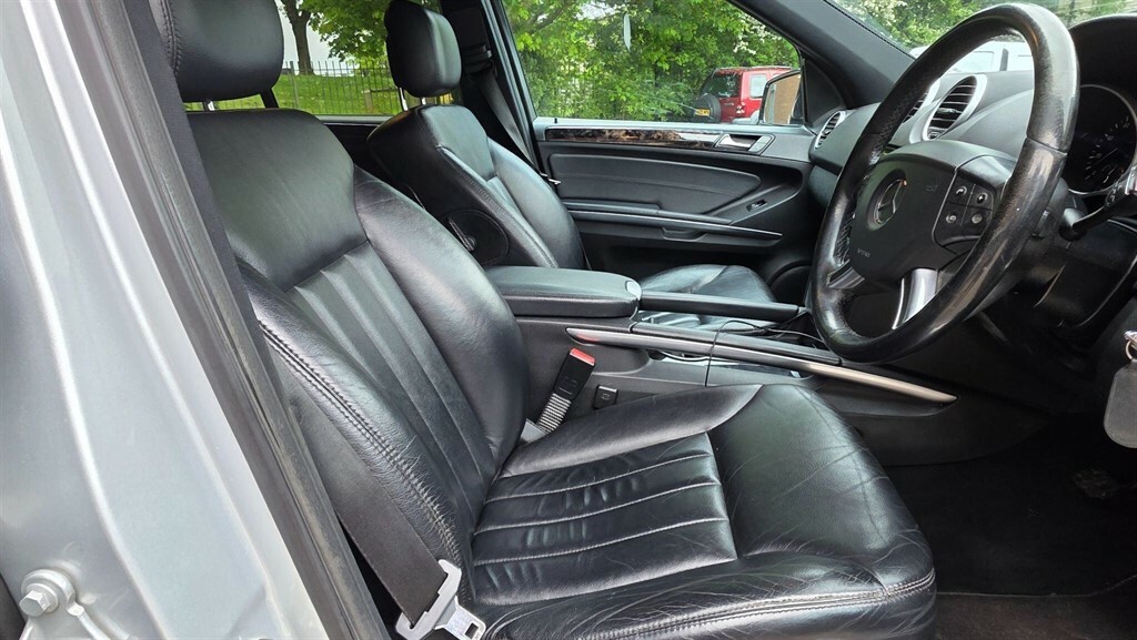 Mercedes-Benz M Class 3.0 Ml320 Cdi Sport 7G-tronic Black #2