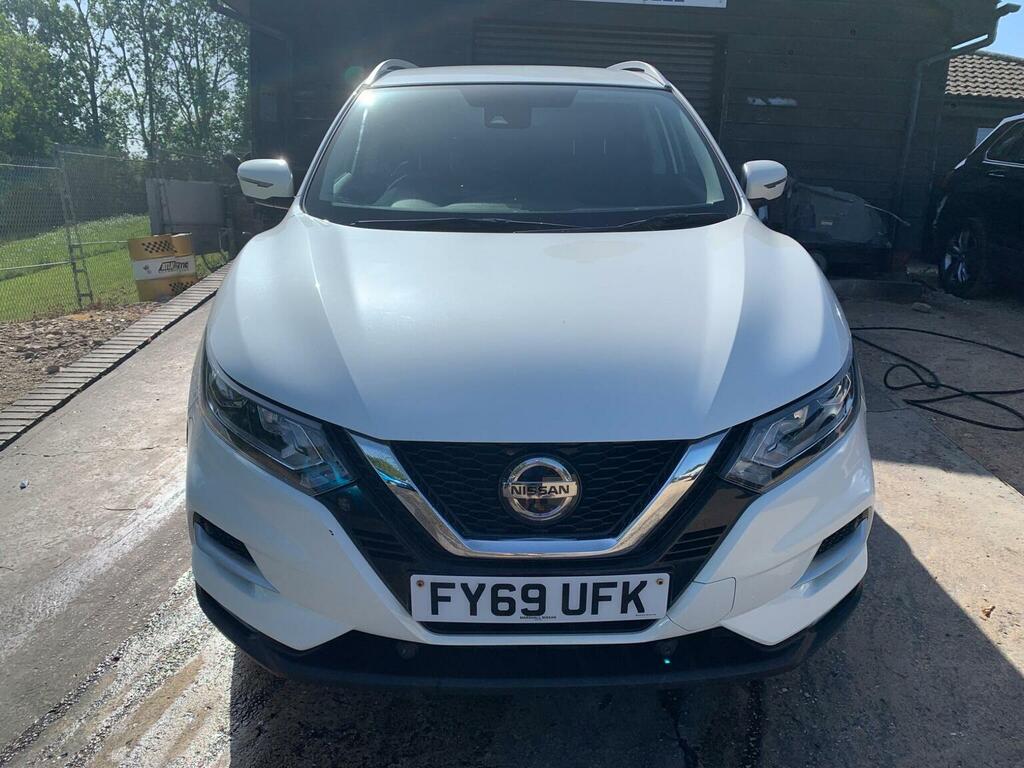 Nissan Qashqai Dig-t N-connecta Euro 6 Ss FY69UFK White #2