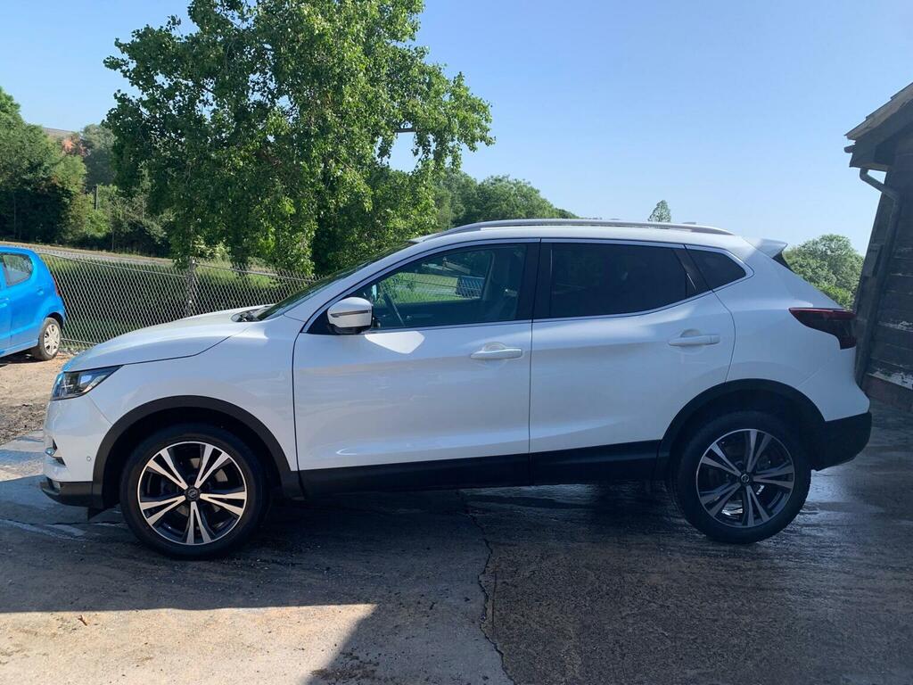 Nissan Qashqai Dig-t N-connecta Euro 6 Ss FY69UFK White #5