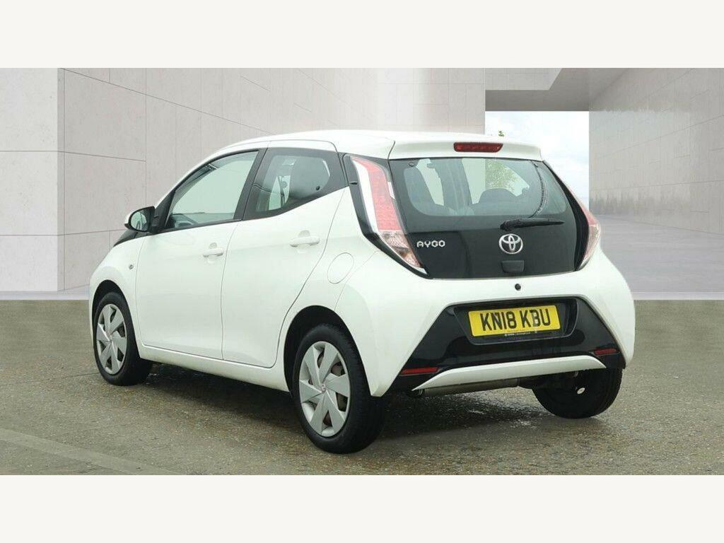 Toyota Aygo Vvt-i X-play X-shift Euro 6 KN18KBU White #4