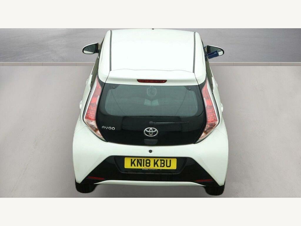 Toyota Aygo Vvt-i X-play X-shift Euro 6 KN18KBU White #6